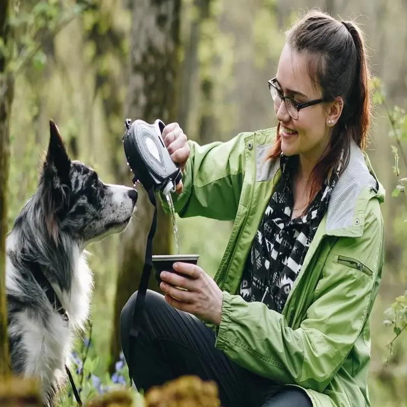 Retractable Leash with Water Storage