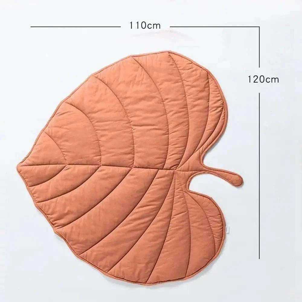 Cooling Leaf Dog MatDescription:
Beat the summer heat! This breathable, leaf-shaped cooling mat keeps your pup comfortable indoors, outdoors, or on the go—perfect for naps, car rides, Regal Pet PalaceRegal Pet PalaceCooling Leaf