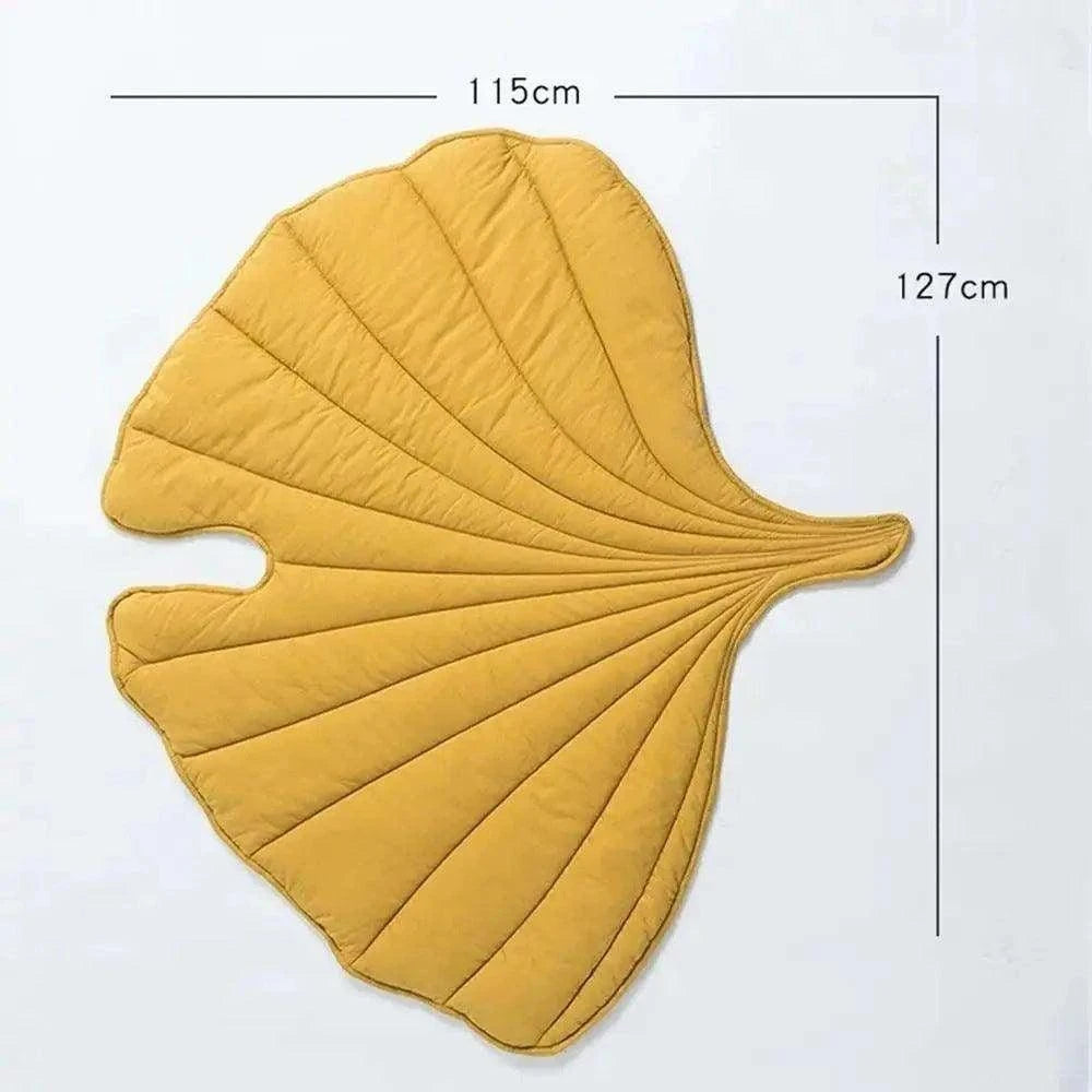 Cooling Leaf Dog MatDescription:
Beat the summer heat! This breathable, leaf-shaped cooling mat keeps your pup comfortable indoors, outdoors, or on the go—perfect for naps, car rides, Regal Pet PalaceRegal Pet PalaceCooling Leaf