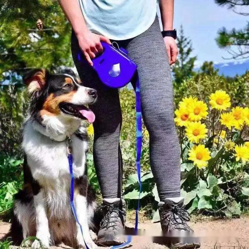 Retractable Leash with Water Storage